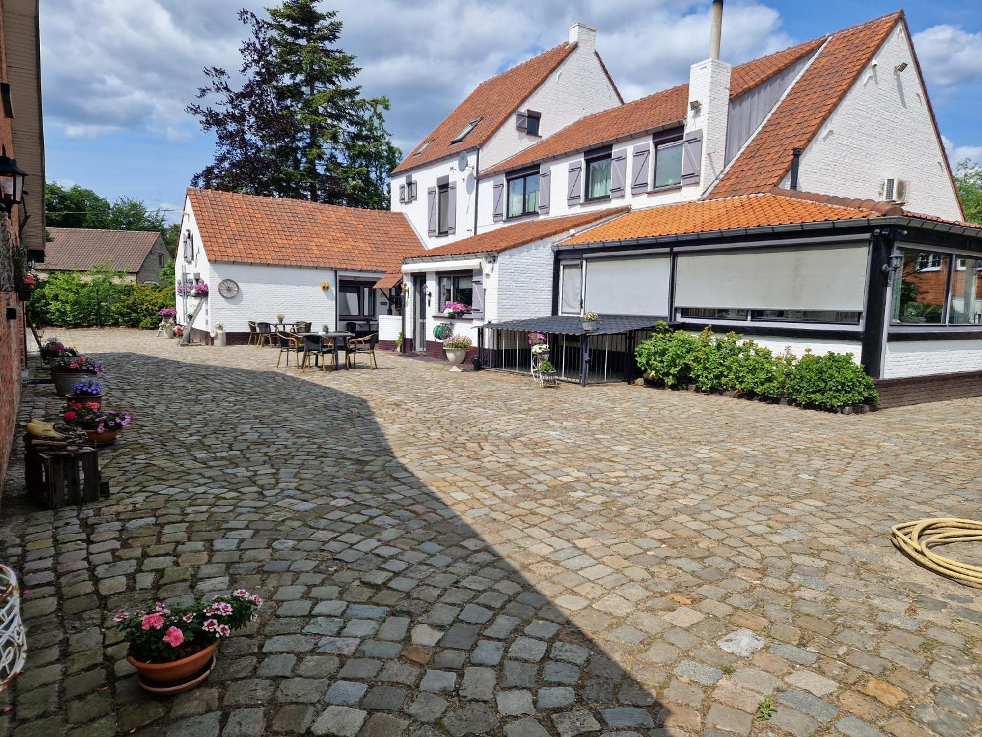 B&B De Kroonhoeve Beringen Exterior photo